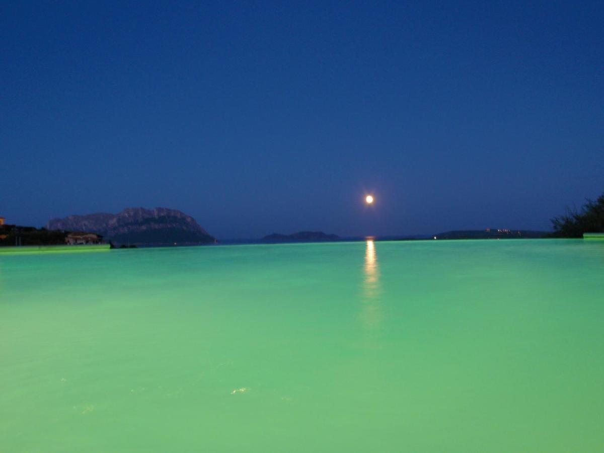 Villa And Pool Tavolara ViewPorto Istana エクステリア 写真