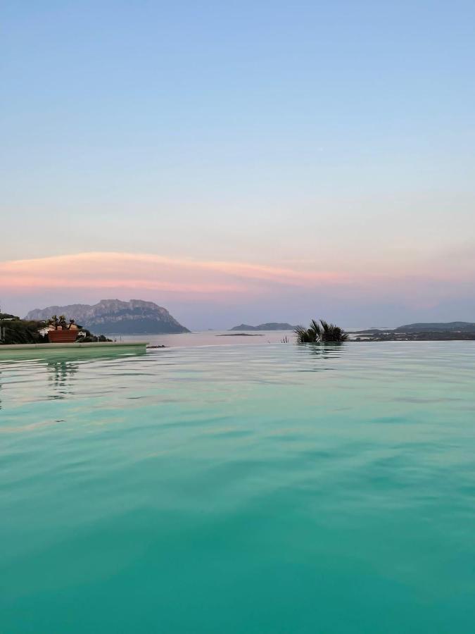 Villa And Pool Tavolara ViewPorto Istana エクステリア 写真